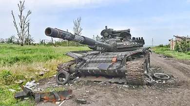 استخباراتي أمريكي: الغرب يرسل الأسلحة القديمة إلى أوكرانيا